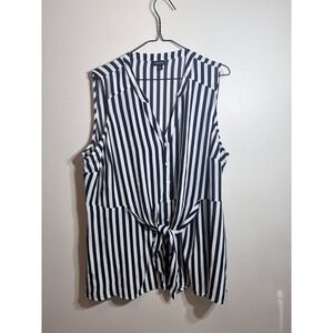 Women's Torrid Size 1 black-and-white striped Top